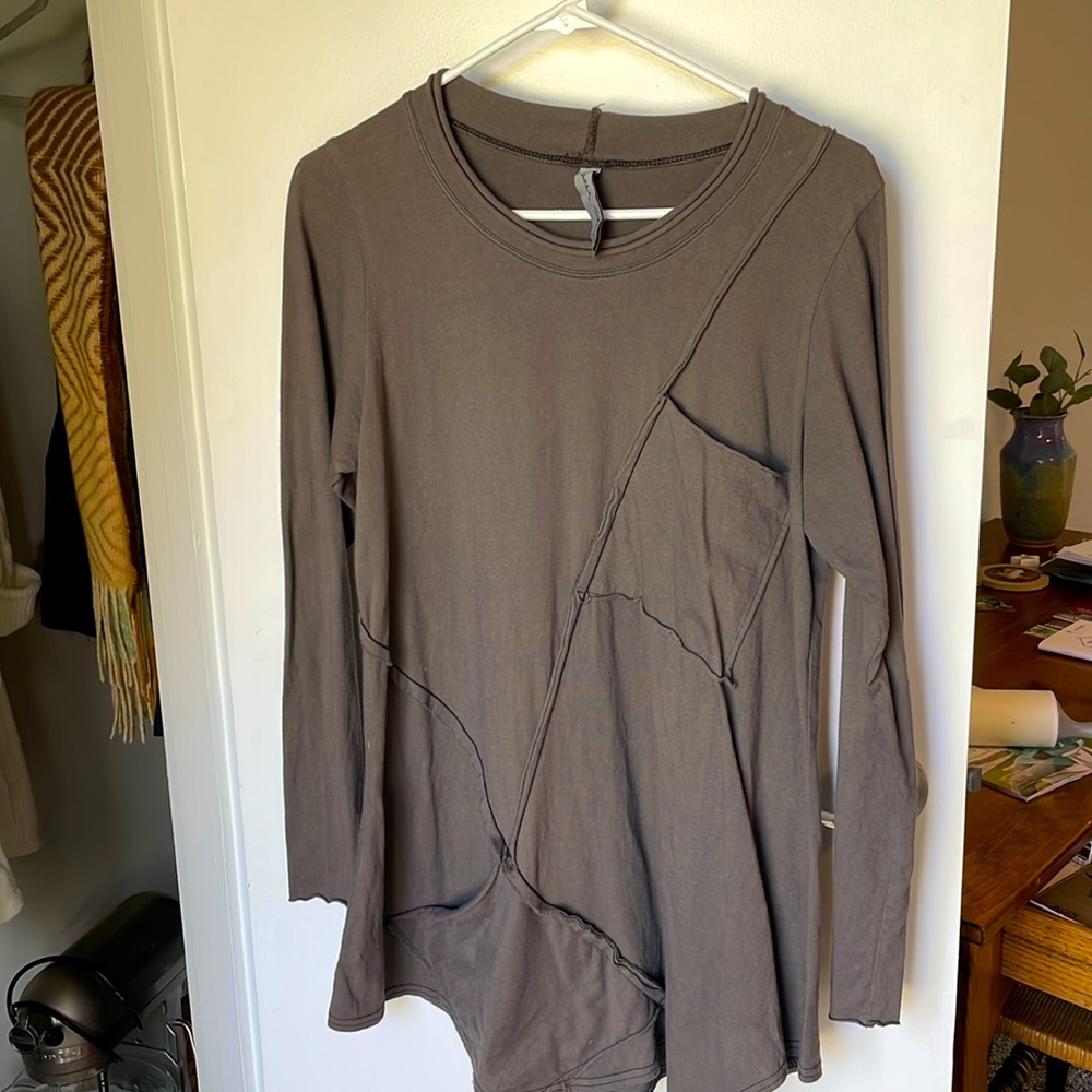 Super stylish tunic by Cynthia Ashby, a premium Chicago designer.